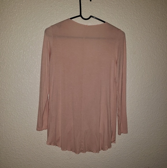 Soft Pink V-Neck Top - Picture 4 of 8